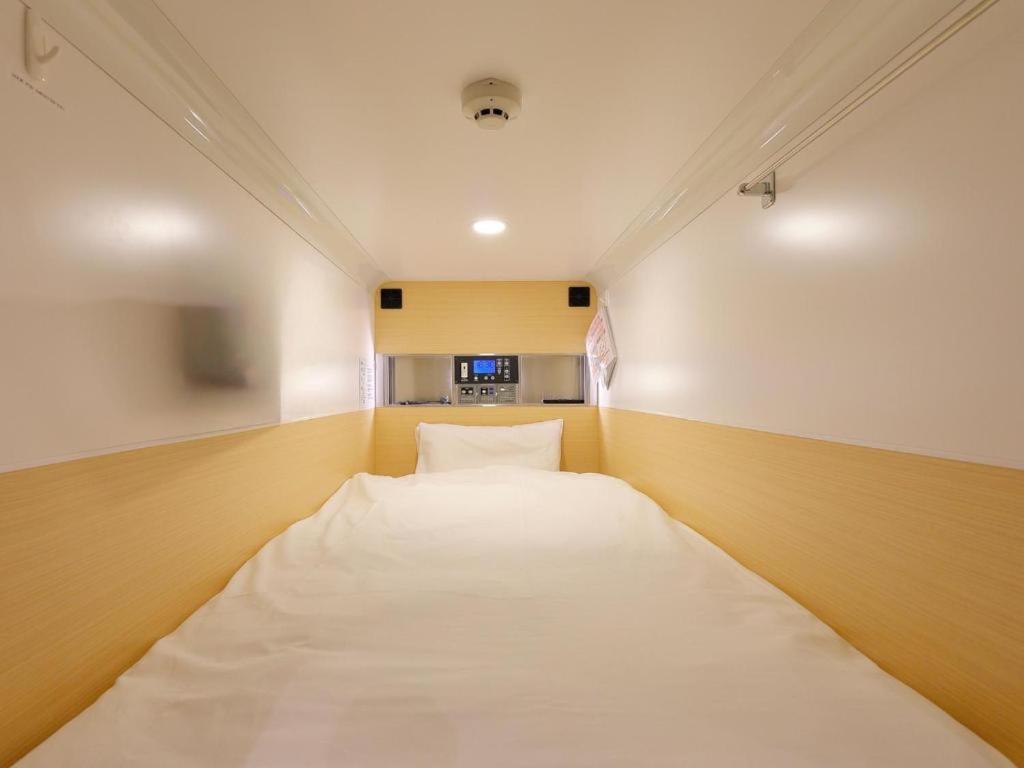 Acro Capsule Hotel Namba Dotonbori Osaka Exterior foto
