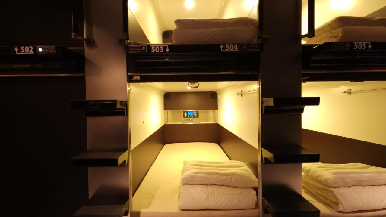 Acro Capsule Hotel Namba Dotonbori Osaka Exterior foto