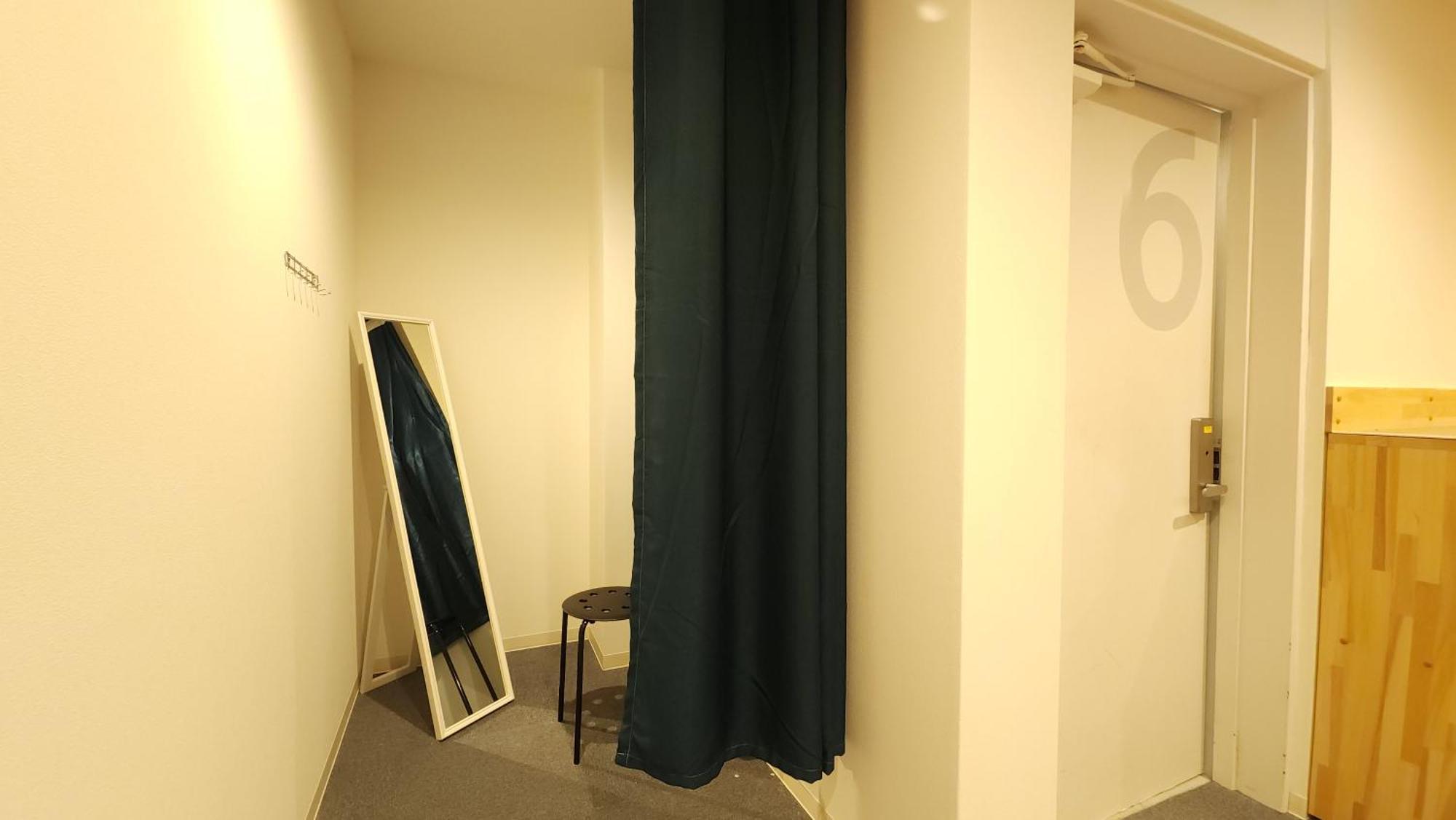Acro Capsule Hotel Namba Dotonbori Osaka Exterior foto